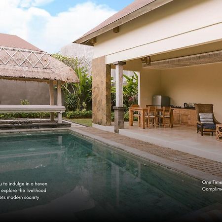 La Berceuse Resort And Villa Nusa Dua By Taritiya Collection Room photo